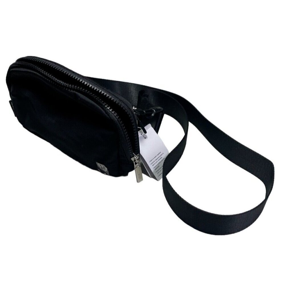 NWT Lululemon Everywhere waist bag & Fanny Pack Extended Strap Black - Picture 9 of 12